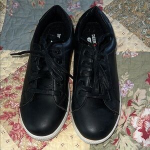 Black Leather Deer Stags Sneakers size 4m